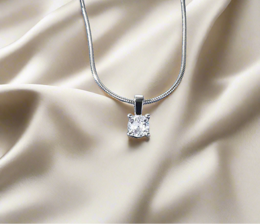 Elegant Solitaire Pendant Necklace