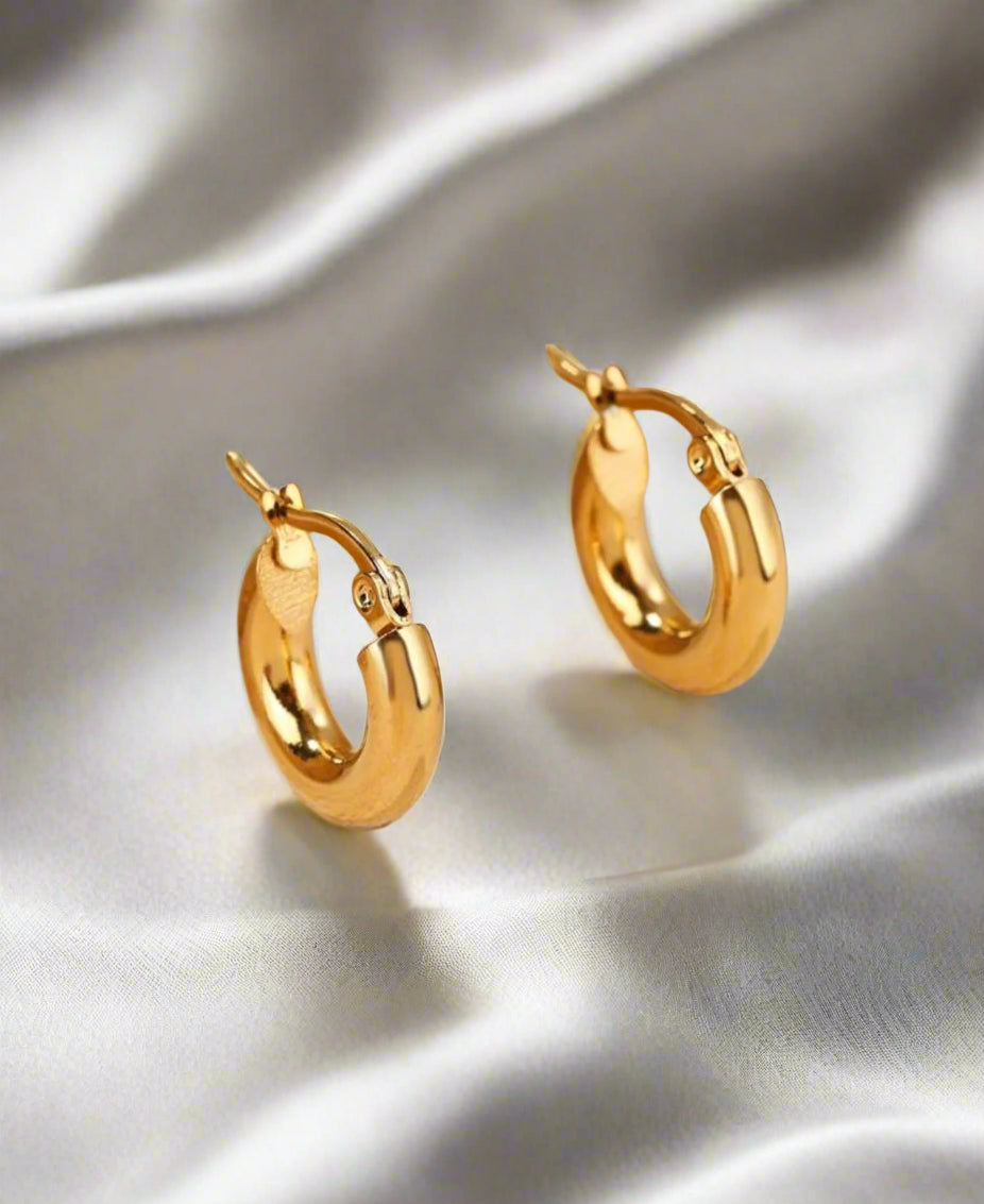 Lola Gold Hoop Earring